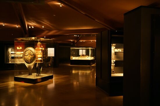 der große Museumsraum im Grabhügel