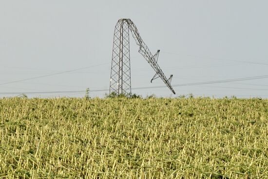 Strommasten sind abgeknickt