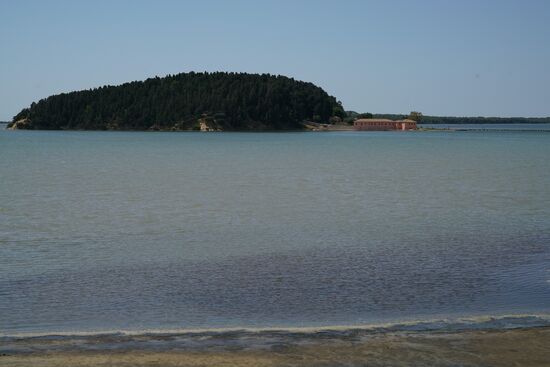 die Klosterinsel in der Lagune von Vlorë