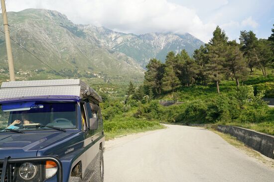 jetzt geht es zum Pass hinauf und es wird alpin