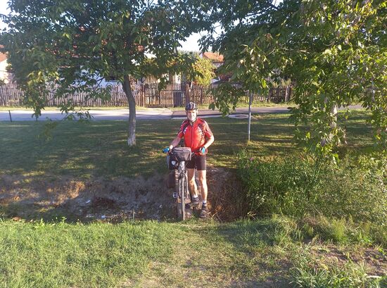 zum Radweg über Brett