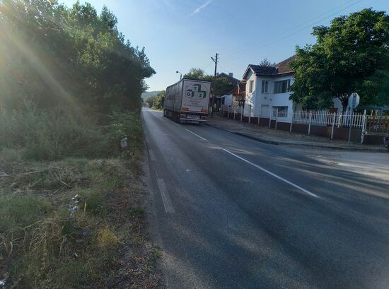 Hauptstraße nach Lom