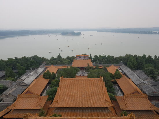 Blick auf dem Kunming-See vom Pavillon des buddhistischen Wohlgeruchs