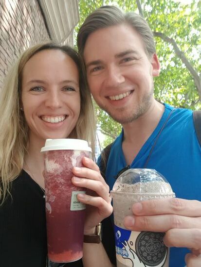 Glücklich mit unserem Bubble Tea