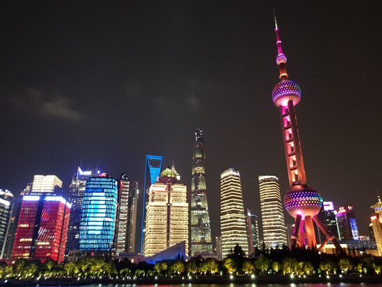 Bootsfahrt auf dem Huangpu mit Blick auf Pudong