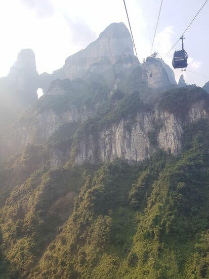 Fahrt mit der Seilbahn auf den Tianmenshan