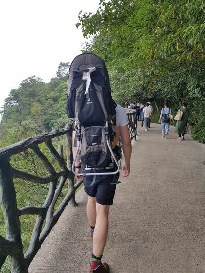 Perfekt beschaffene Wanderwege auf dem Tianmenshan