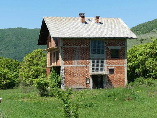 Solche Häuser gibt es auch ganz viele. Lieferkettenprobleme für Fenster und Türen.?