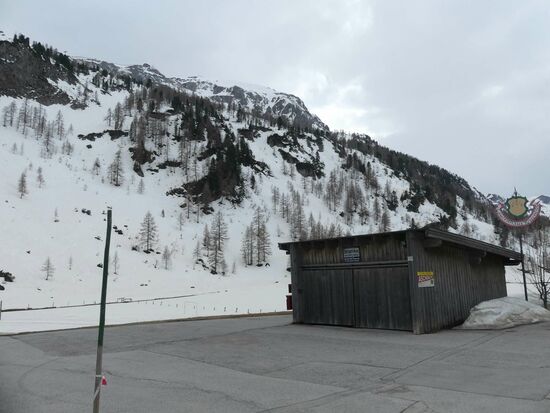 Mitten im Schnee -- ist schon komisch