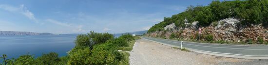 Mittagspause an der Küstenstraße,  leider auch Müllabladeplatz