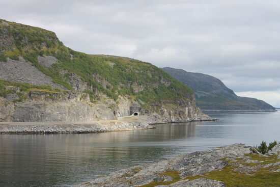 Hier fängt der erste 7 Kilometer-Tunnel an.