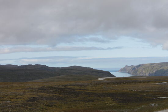 Und wer jetzt glaubt, das mittlere Drittel sei nicht mehr zu toppen, liegt falsch (ich auch). Alleine wegen der Anfahrt zum Kap lohnt sich die Tour. Der Knaller für jeden der gerne Auto fährt und für jeden Beifahrer. Soviel zu erleben, soviel zu sehen, ich kann es nicht beschreiben. Am liebsten wäre ich die Strecke in Schneckentempo gefahren um alle Eindrücke fest zu halten. Sowohl im Bild wie auch in der Erinnerung.
