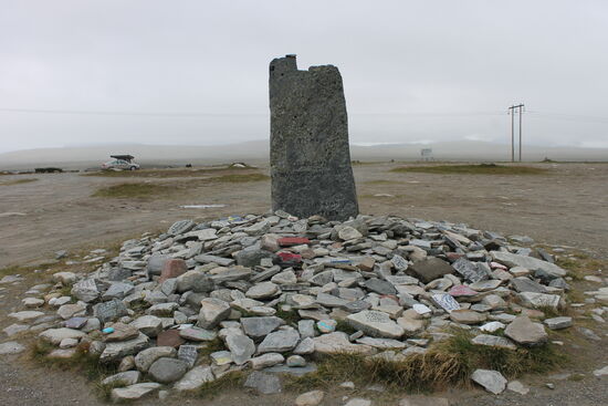 In dieser Hochebene befindet sich auch ein Gedächtnisstein. Wer will kann hier für alle in Erinnerung bleiben. Ich auch.
