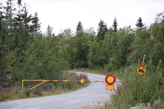 Nicht weit von hier beginnt Sami-Land. Alle Wege und Straßen sind gesperrt, Auto-Touristen unerwünscht, nur Wanderer sind willkommen. Was mich da wohl in Jokkmokk erwartet?