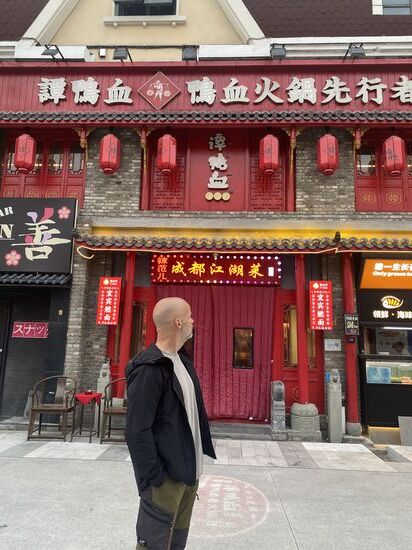 ……und was steht da bitte ��‍♀️
die Lucky Street war mal sehr belebt aber seit Corona leider nicht mehr.