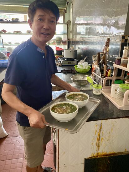 so und jetzt erstmal wieder eine leckere Phò  