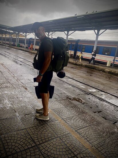 nach 14 Stunden, recht gut geschlafen, kommen wir im verregneten Da Nang an