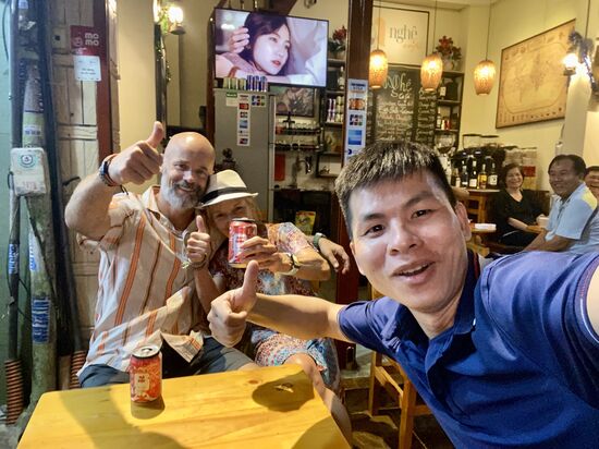 und am letzten  Abend gibt es noch ein Abschiedsbierchen bei unserem Kumpel um die Ecke