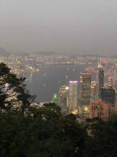 Hong Kong von oben !!
Blick vom Peak
