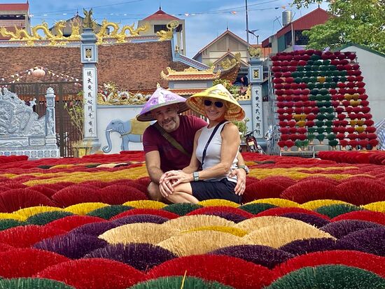 Räucherstäbchen meterlang aufdrapiert