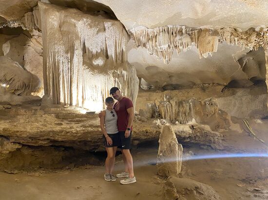 in einer der vielen Stalaktiten Höhlen