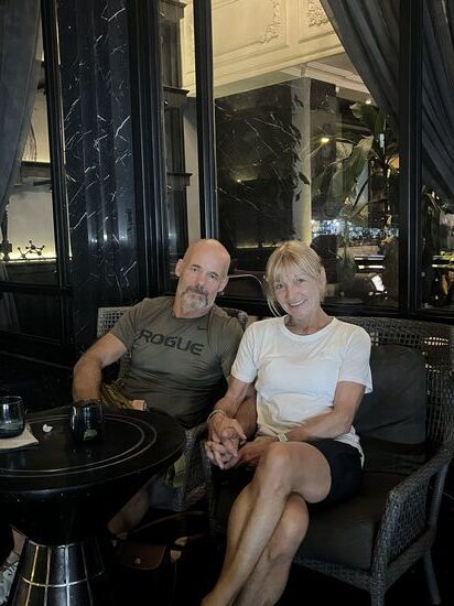 Warten auf die Abfahrt zum Bahnhof