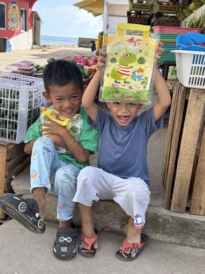 und so niedliche Kinder die immer lachen, sich freuen wenn man mit ihnen redet und Quatsch macht..