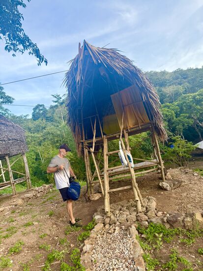 jedes Camp hat seine Besonderheiten und Unterschiede, speziell im Sanitärbereich (wenn man das überhaupt so nennen kann. ) aber immer wurde es sauber und ordentlich gehalten was letztlich egal wie wenig Komfort man hatte, das Wichtigste ist
