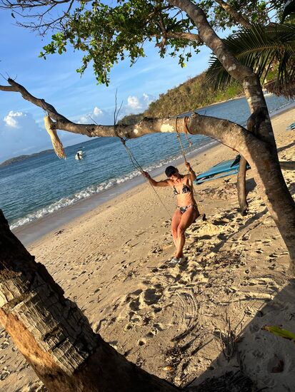 wir haben sogar eine Schaukel vor unserer Hütte