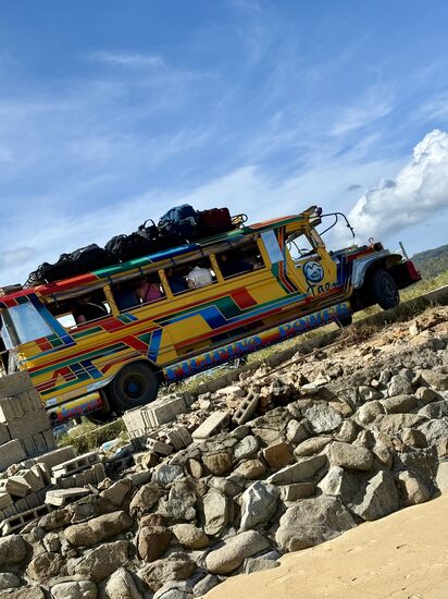 und der Jeepney ist fertig zur Abfahrt