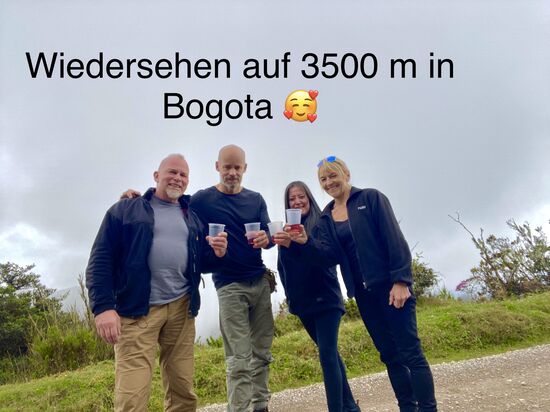 Nach 2 Jahren endlich das Wiedersehen!! Kolumbien ist schon ein sehr spezielles Land!Alles ist einfach chaotisch! Der Verkehr, das Wetter, die Straßenverhältnisse ….. aber die Menschen sind gastfreundlich, hilfsbereit und immer gut drauf. Trotzdem „Cuidato“auf Deutsch:  VORSICHT….die Kriminalität ist sehr hoch!