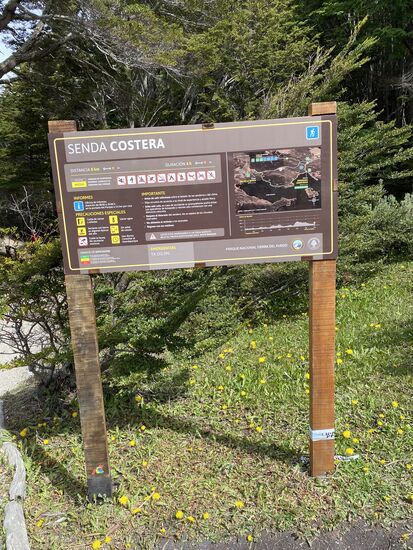 Senda Costera ist eine schöne, nicht zu anspruchsvolle ,vierstündige Wanderung, zum Teil  am Wasser entlang.
