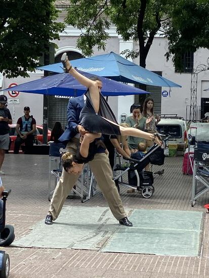 Tangotänzer die sich jeden Sonntag auf dem Plaza Dorrego.