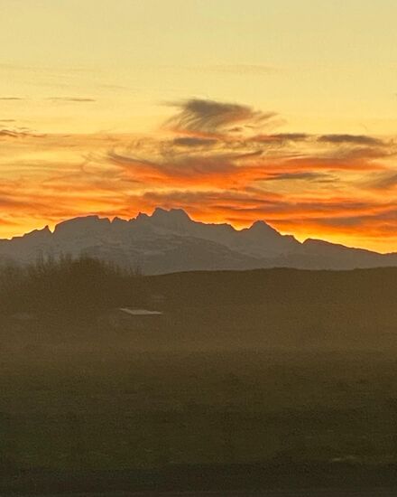Sonnenuntergang am Torres del Paine auf der Fahrt nach el Calafate