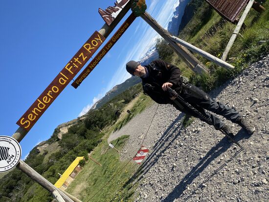ab hier geht es los, 7,5 Stunden über zum Teil unwegsames Gelände