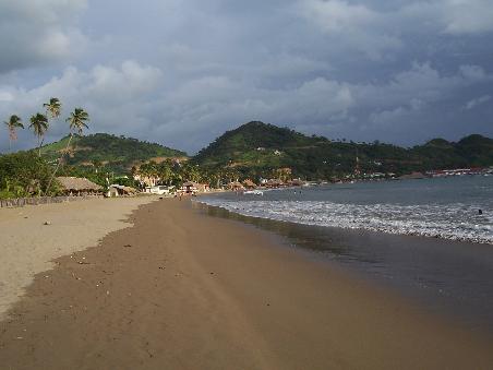 Blick auf die Strandpromenade von San Juan del Sur