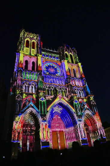 Nächtliche Laser-Show an der Cathédrale Notre-Dame d’Amiens