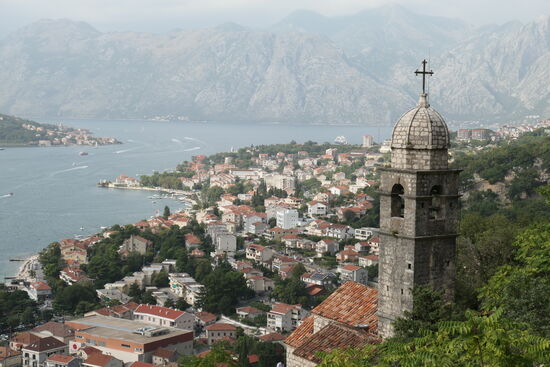 Blick auf die Bucht von Kotor auf halbem Weg