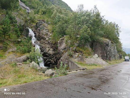 Hinterm Tunnel, Regenpause