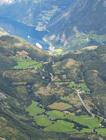 Blick vom Dalsnibba in den Geirangerfjord