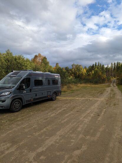 Schlafplatz an einem Militärgelände im Wald am 10.9.