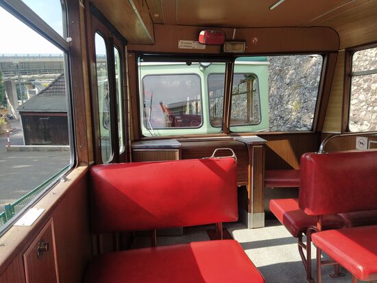 Das Innere der Drachenfelsbahn