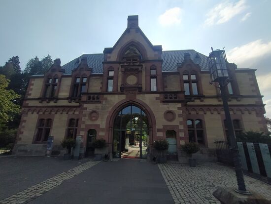 Eingangstor von Schloss Drachenburg