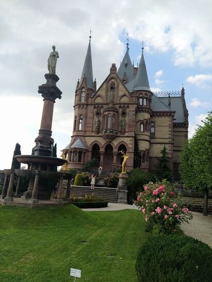 Ein anderer Blick auf Schloss Drachenburg