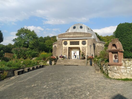 Nibelungenhalle