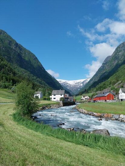 Anfqhrt zur Gletscherwanderung mit dem Ebike, das erpart teuere Parkgebühren.