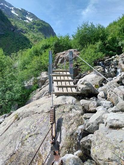 Flüsse, Bäche, Sümpfe mussten überwunden werden auf dem Weg zum Gletscher, somit war es eine sehr abwechslungsreiche Wanderung!