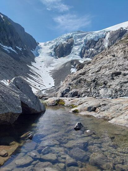 Bluabreen-Gletscherzunge erreicht.