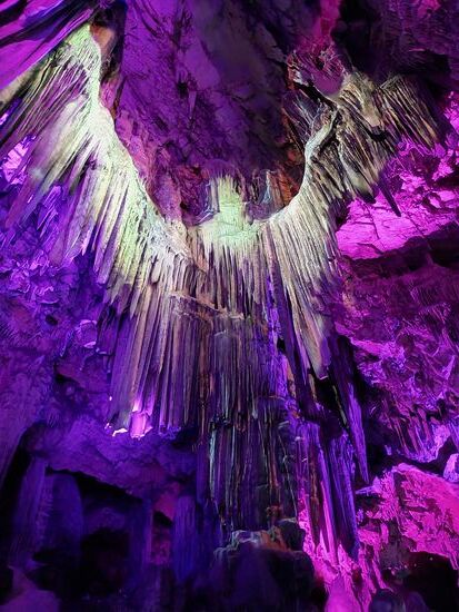 Lower St. Michaels Cave mit beeindruckender Musik- und Lightshow