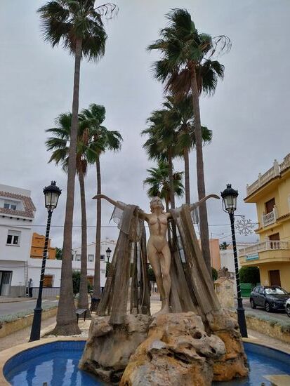 Manilva- Brunnen, in der Gegend des netten Hafens